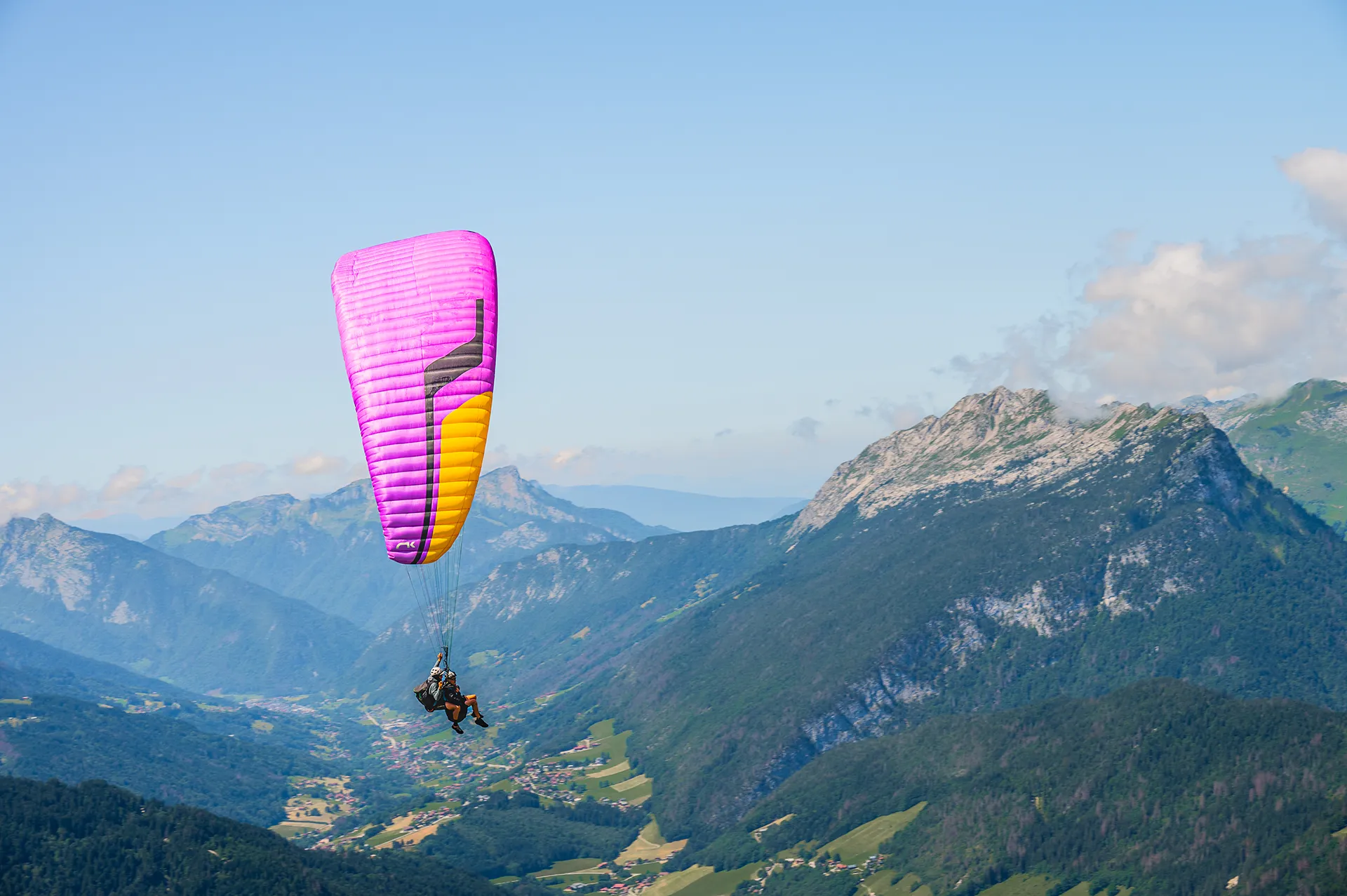PARAPENTE ASCENDANCE , thermique, AU GRAND BORNAND AVEC AIRLINKS